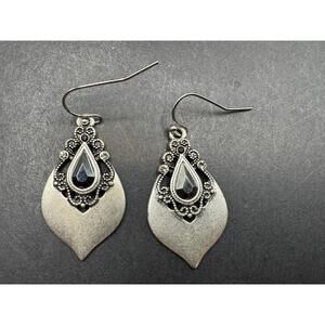 Vintage Lia Sophia Signed Black Onyx Silver Tone Teardrop Dangle Earrings